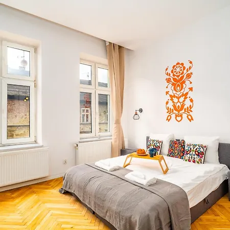 Kazimierz - Location, Vistula River Neaby - By Rentujemy